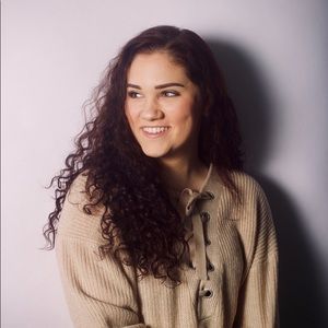 Meet your Posher, Alyssa